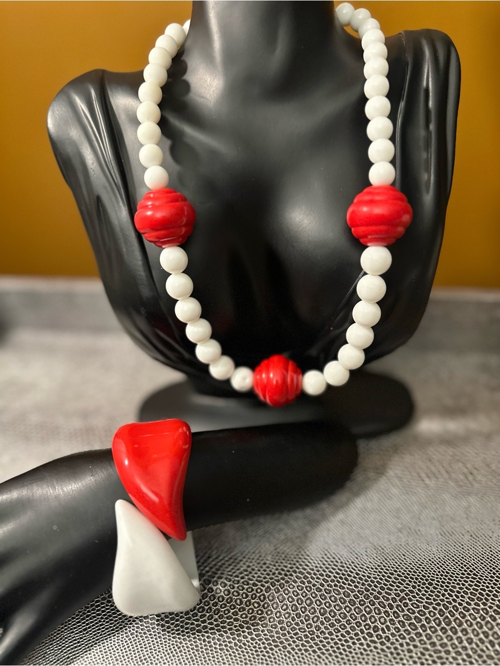 Vintage Red and White Beaded Necklace & Bracelet Set - Women Jewelry